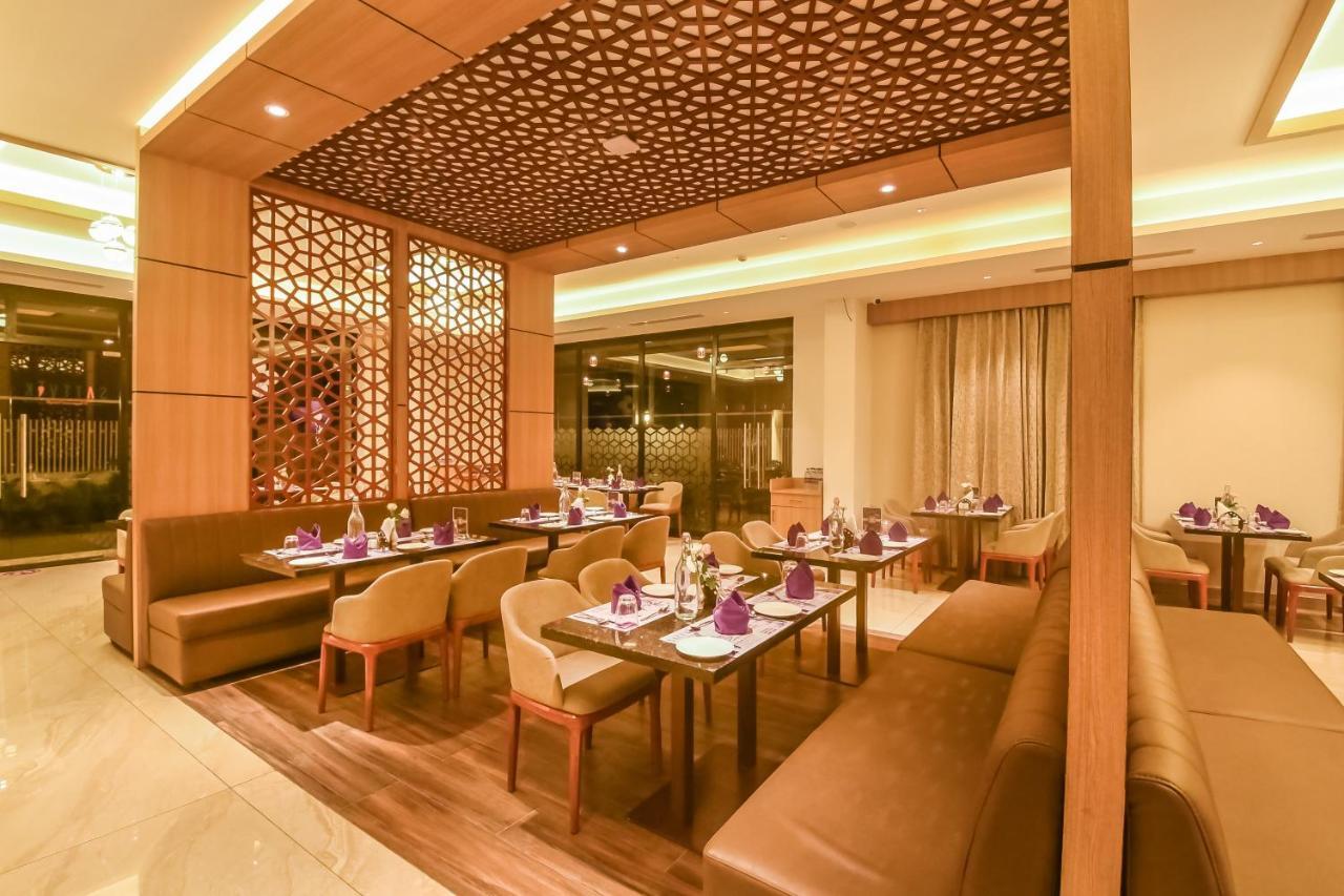 Emerald Clarks Inn Suites Mysore Eksteriør billede
